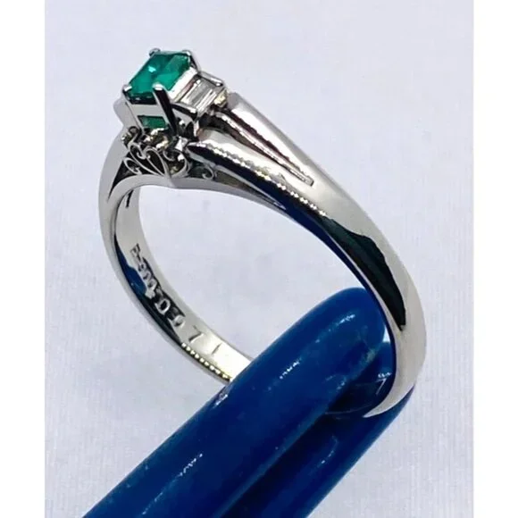 Platinum Emerald Diamond Ring Size 7